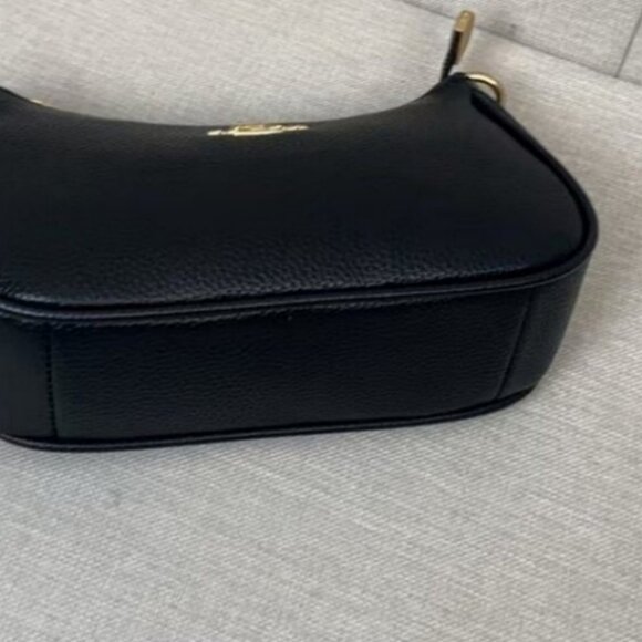 Coach Black Leather Shoulder Bag, Gold Zip Closure - Picture 6 of 8